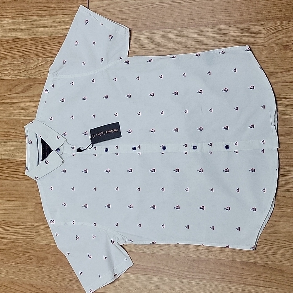 Gentlemens outfitters Mens XL sailboat short sleeve button down